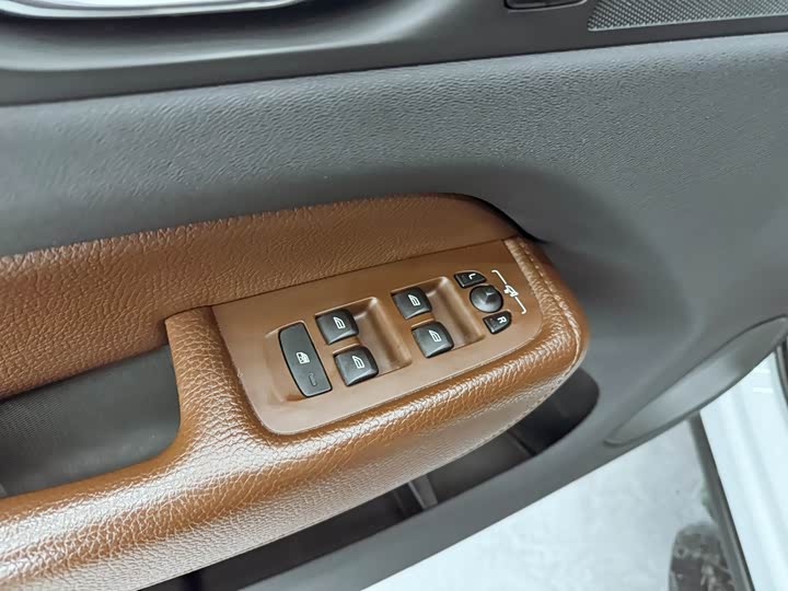 Volvo XC60 2019 T 5 4 WD VI — фото 16