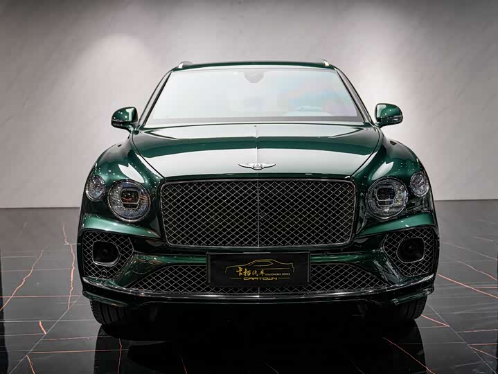 Bentley Bentayga — фото 1
