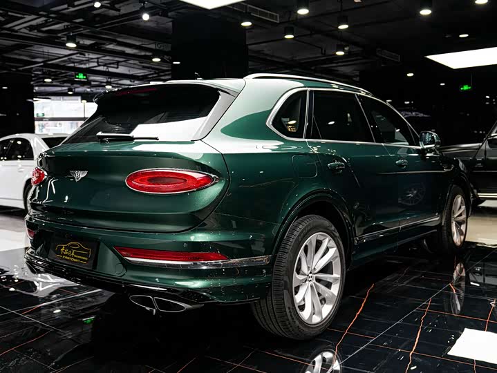 Bentley Bentayga — фото 12