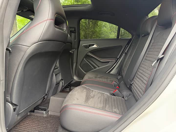 Mercedes-Benz CLA — фото 11