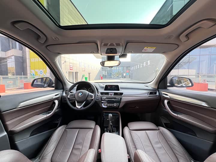 BMW X1 2018 x Drive 20 Li — фото 9