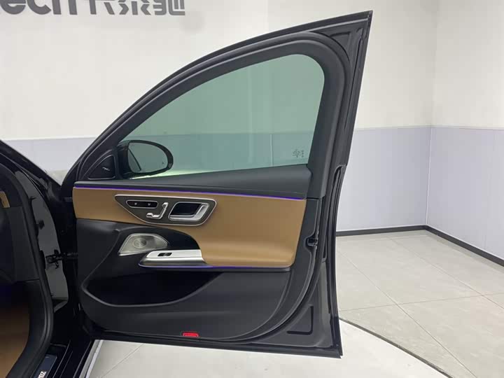 Mercedes-Benz E-Class 2026 E 300 L Luxury — фото 16