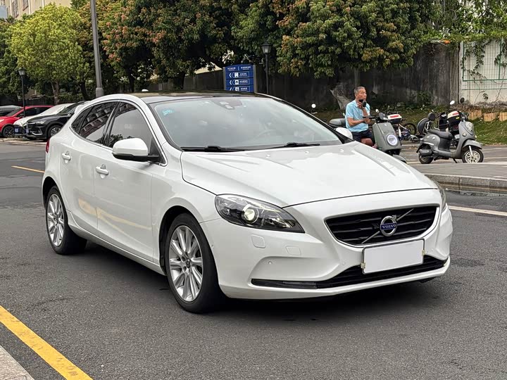 Volvo V40 2016 T 4 — фото 3