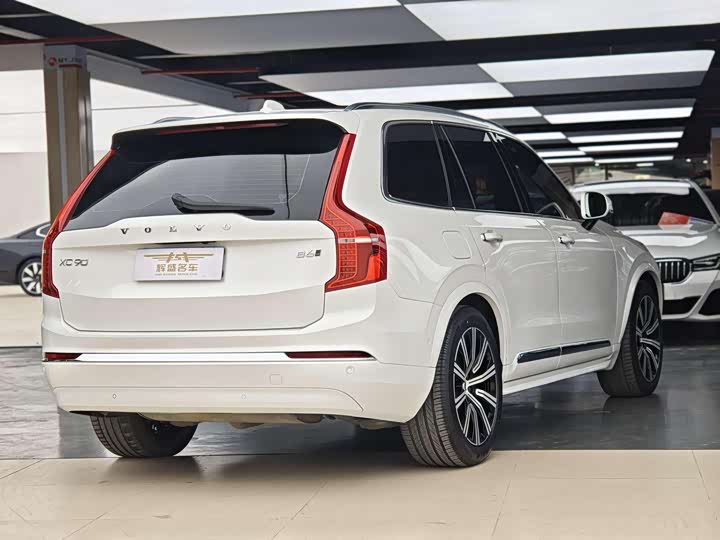 Volvo XC90 2023 B 6 7 — фото 15