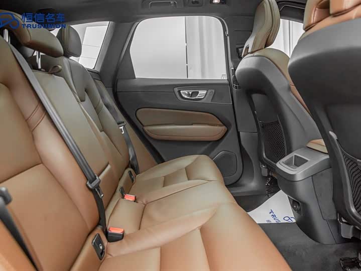 Volvo XC60 2022 B 5 4 WD — фото 16