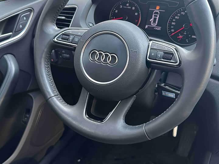 Audi Q3 2018 30 TFSI — фото 13