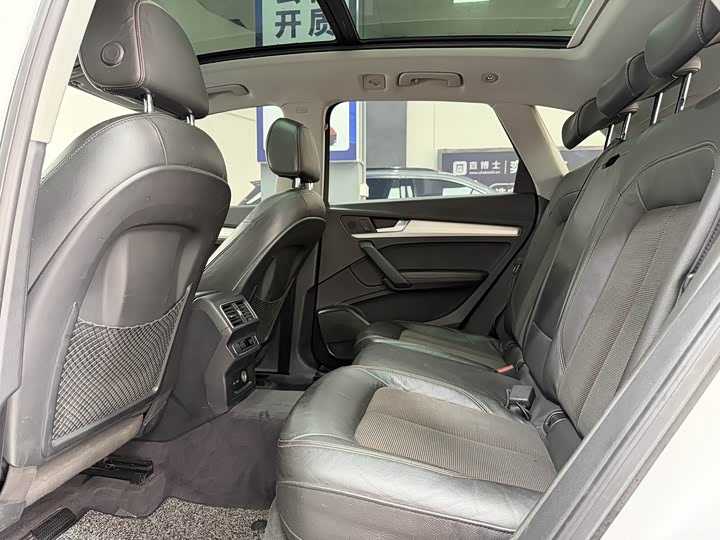 Audi Q5L 2018 40 TFSI VI — фото 7