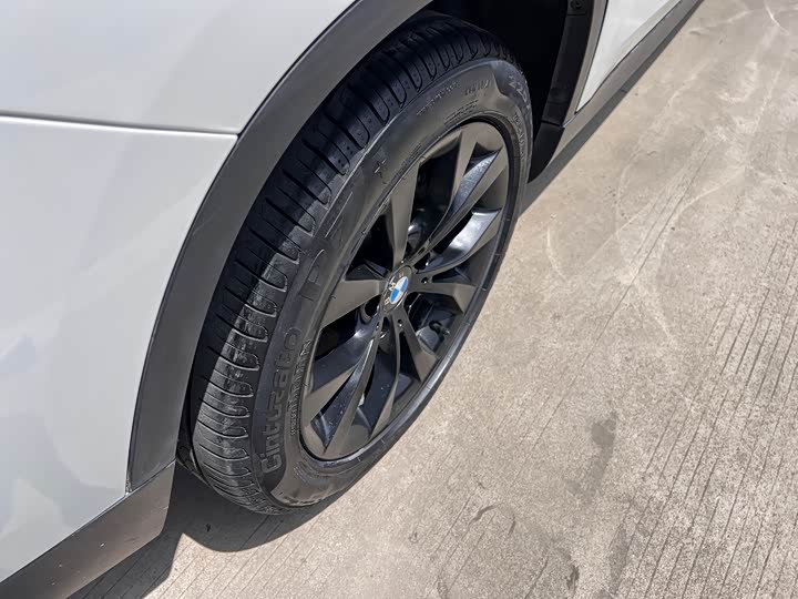 BMW X1 2015 s Drive 18i — фото 5