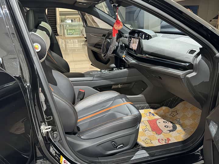 Changan UNI-V 2024 1.5 T Premium — фото 9