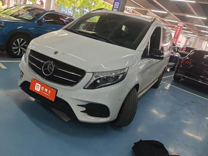 Mercedes-Benz V-Class 2018 V 260 AMG V — фото 1
