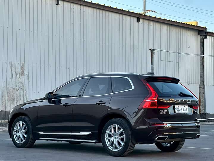Volvo XC60 2021 T 5 4 WD — фото 9