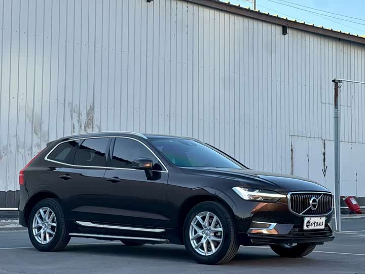 Volvo XC60 2021 T 5 4 WD — фото 3