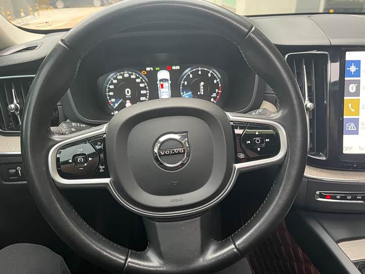 Volvo XC60 2019 T 5 4 WD VI — фото 14