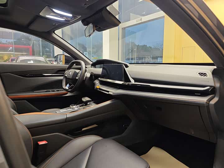 Changan UNI-V 2022 1.5 T — фото 34