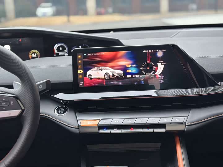 Changan UNI-V 2022 1.5 T Premium — фото 25