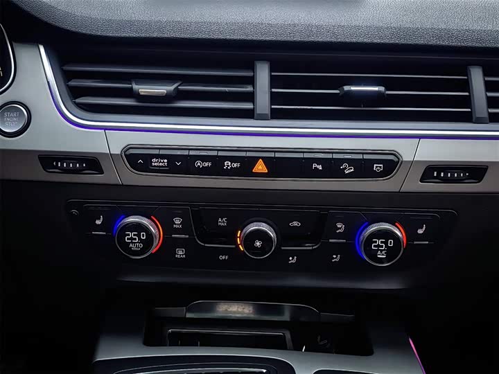 Audi Q7 2018 40 TFSI Comfort — фото 14
