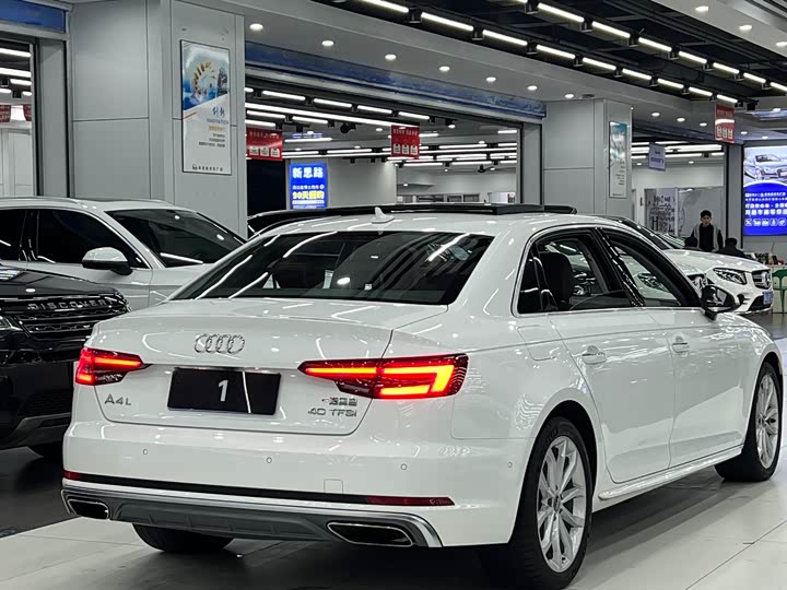 Audi A4L 2019 40 TFSI V — фото 6