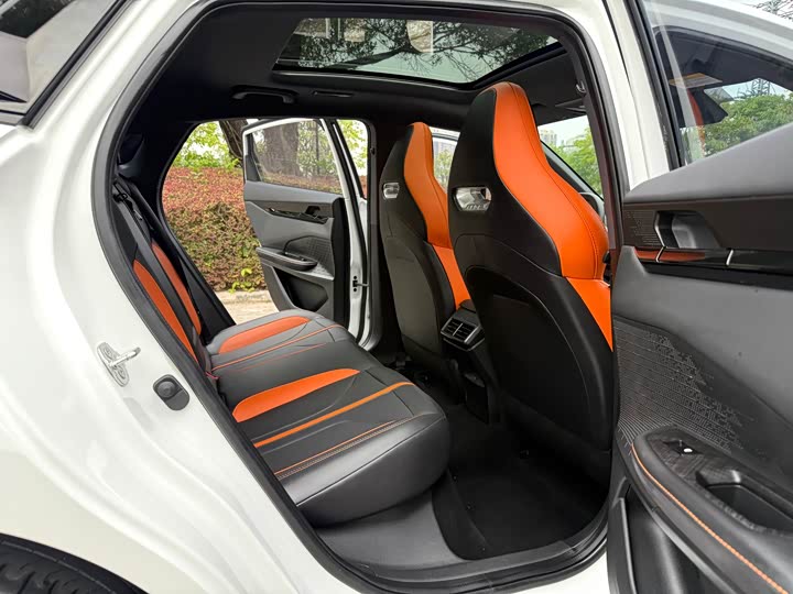 Changan UNI-V 2024 1.5 T Sport — фото 11