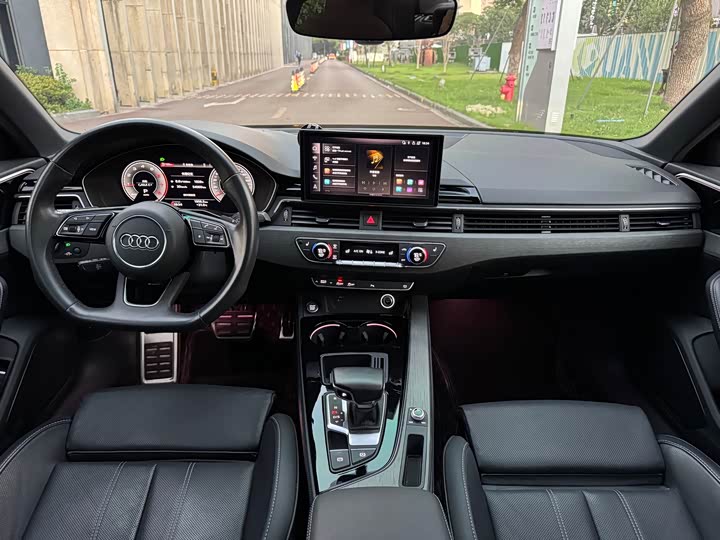 Audi A4L 40 TFSI люкс-динамик — фото 4
