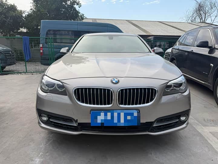 BMW 5 Series 520Li — фото 2