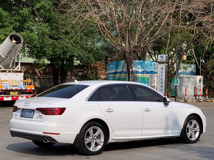 Audi A4L 30 40 TFSI базовая — фото 16