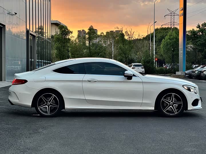 Mercedes-Benz C-Class C 200 — фото 6
