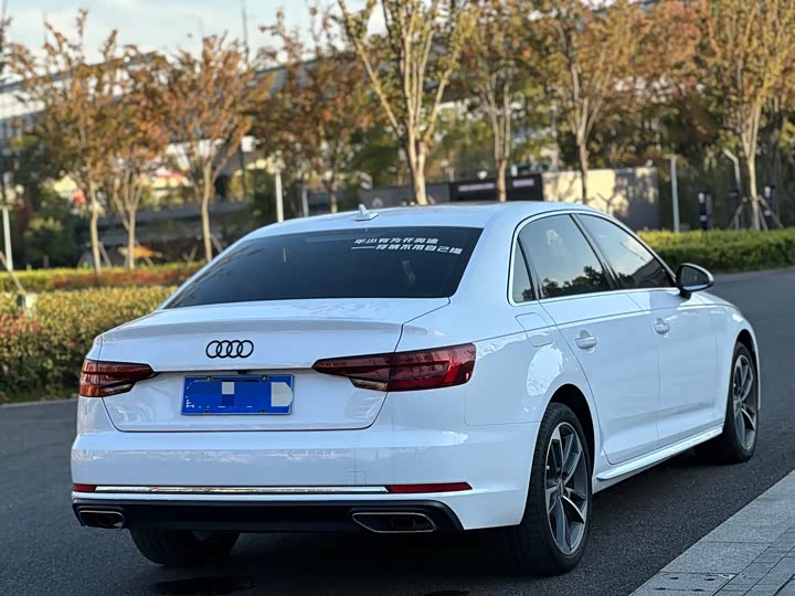 Audi A4L 2019 40 TFSI VI — фото 6