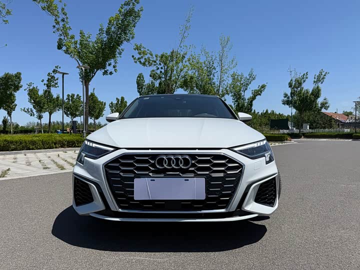 Audi A3 2024 A 3 L Limousine 35 TFSI Sport — фото 2