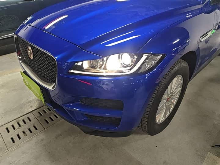 Jaguar F-PACE 2018 2.0 T 4 WD — фото 24