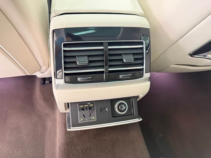 Volkswagen Phideon — фото 12