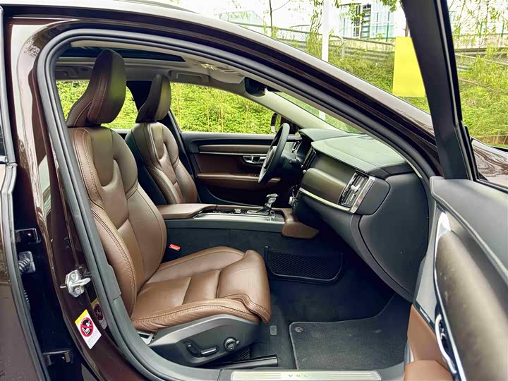 Volvo V90 2019 Cross Country T 5 AWD V — фото 4