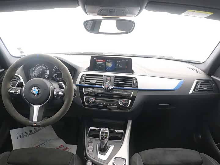 BMW 1-Series 2018 M 140i — фото 12