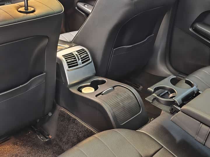Mercedes-Benz E-Class 2015 E 200 L Sport — фото 23
