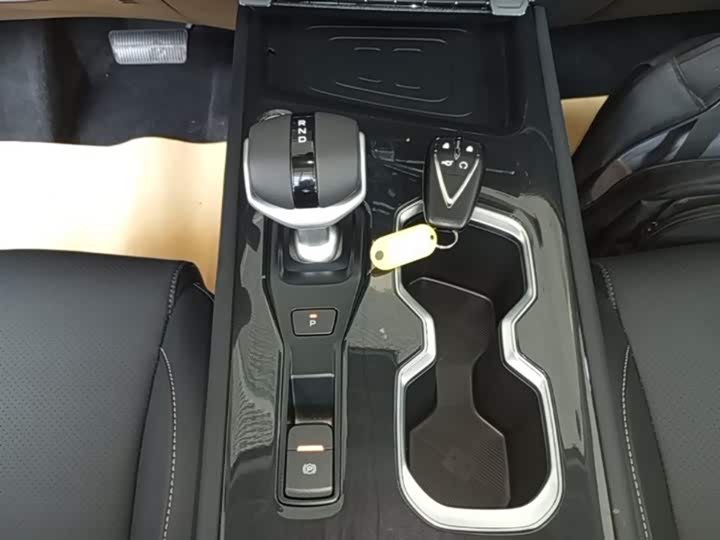 Changan CS75 2026 PRO 1.5 T DCT 7 — фото 14