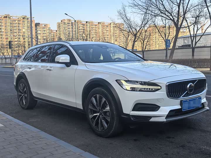 Volvo V90 2023 Cross Country B 5 AWD — фото 3