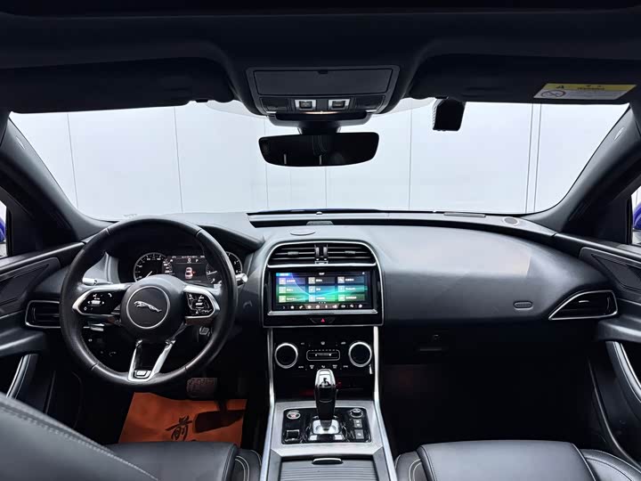 Jaguar XEL 2020 2.0 T 200 PS R-DYNAMIC — фото 18