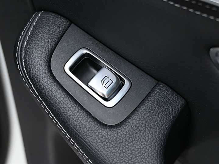 Mercedes-Benz GLC 2019 GLC 260 L 4 MATIC Luxury — фото 27