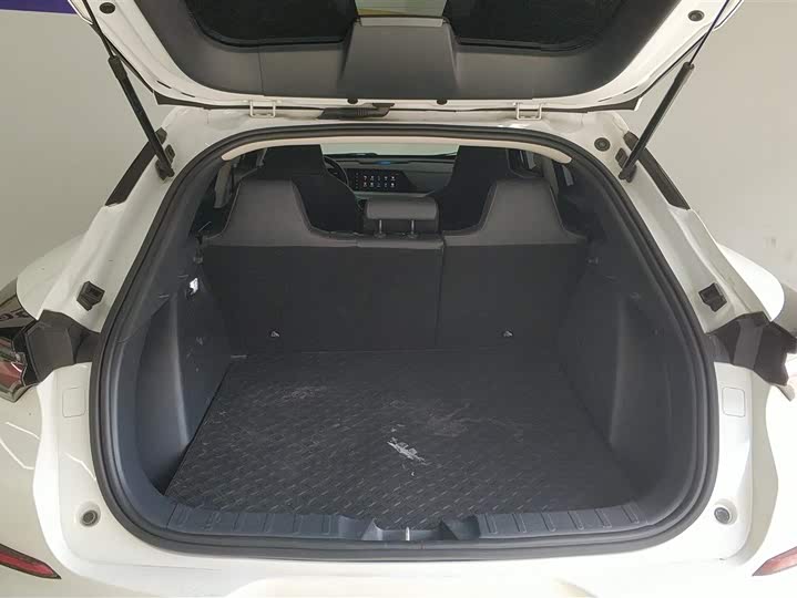 Changan UNI-T 2020 1.5 T Premium — фото 4