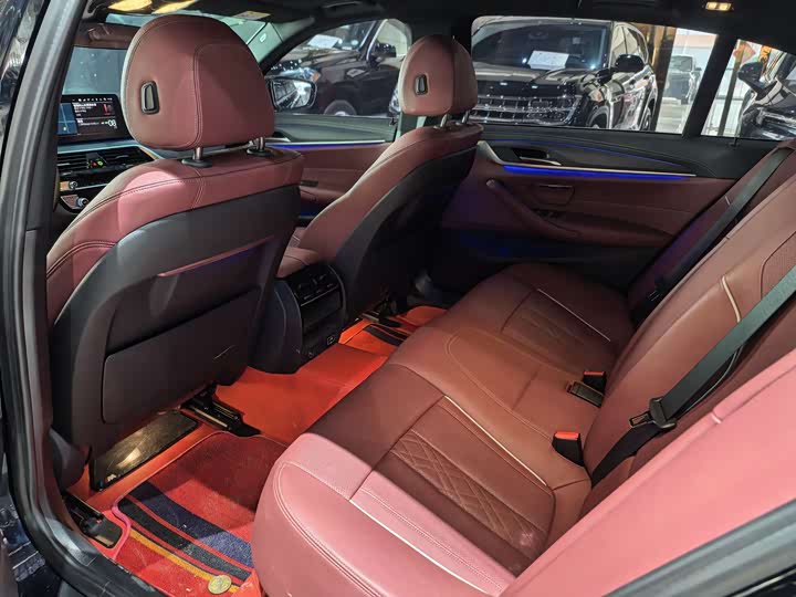 BMW 5-Series 2023 530 Li Leading M — фото 7