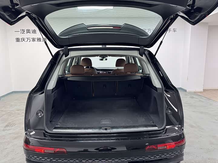 Audi Q7 2024 45 TFSI quattro S line — фото 18