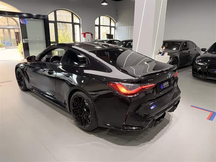 BMW M4 2023 M 4 M x Drive — фото 3