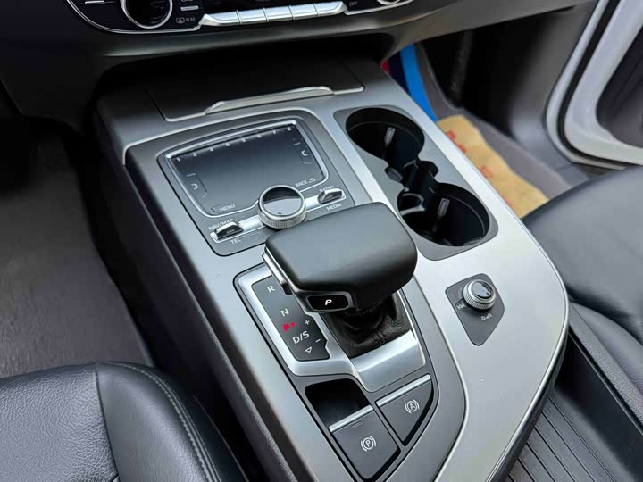 Audi Q7 2018 40 TFSI S line Sport — фото 10