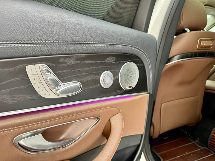 Mercedes-Benz E-Class 2020 E 300 L — фото 12