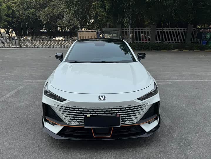 Changan UNI-V 2022 1.5 T — фото 39