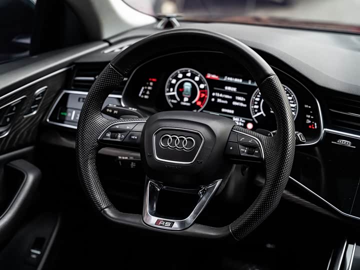 Audi Q8 2021 55 TFSI — фото 11