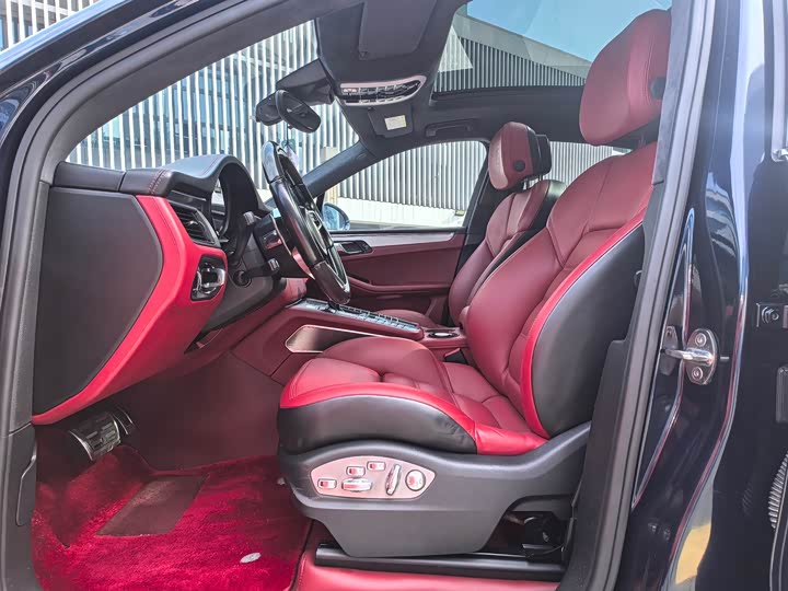 Porsche Macan 2017 Macan Turbo 3.6 T — фото 4