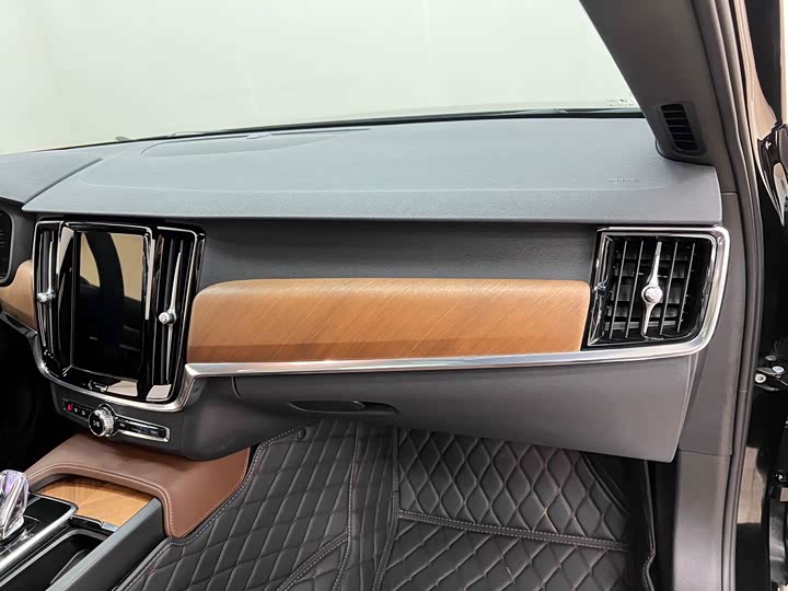 Volvo S90 2024 B 5 — фото 33