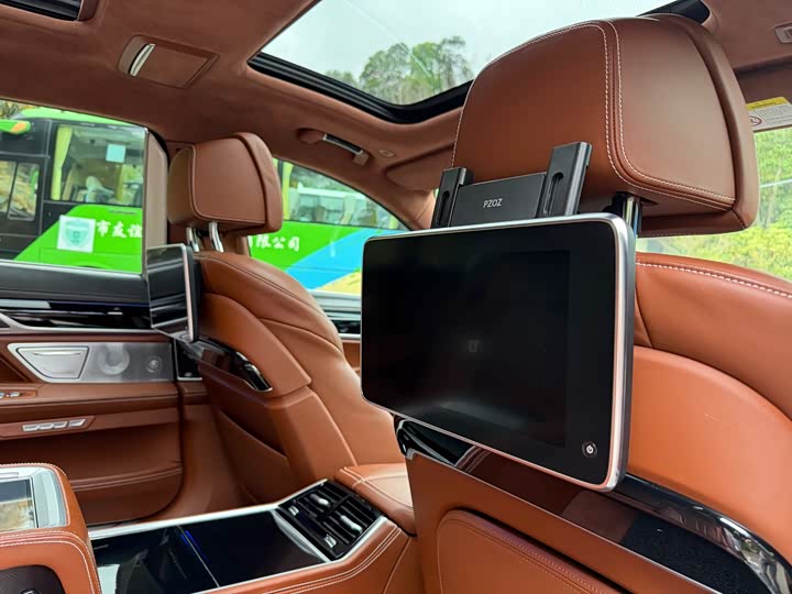 BMW 7-Series 2018 740 Li x Drive M — фото 17
