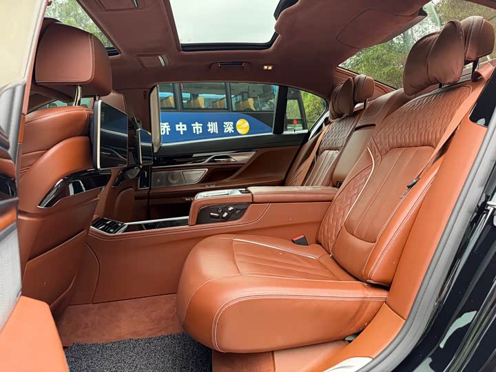 BMW 7-Series 2018 740 Li x Drive M — фото 22