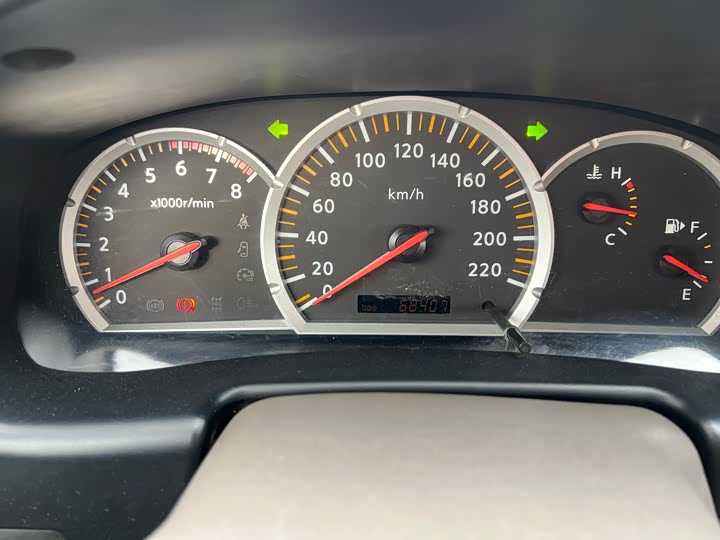 Nissan ZN 2013 2.4 L 2 WDLuxury 5 — фото 14